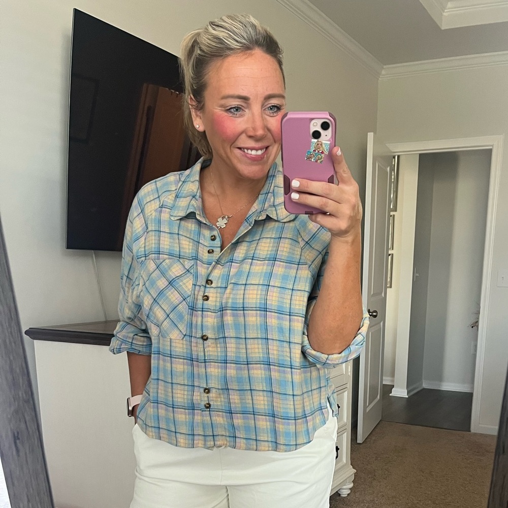 Plaid Cropped Blue Button Down 💙